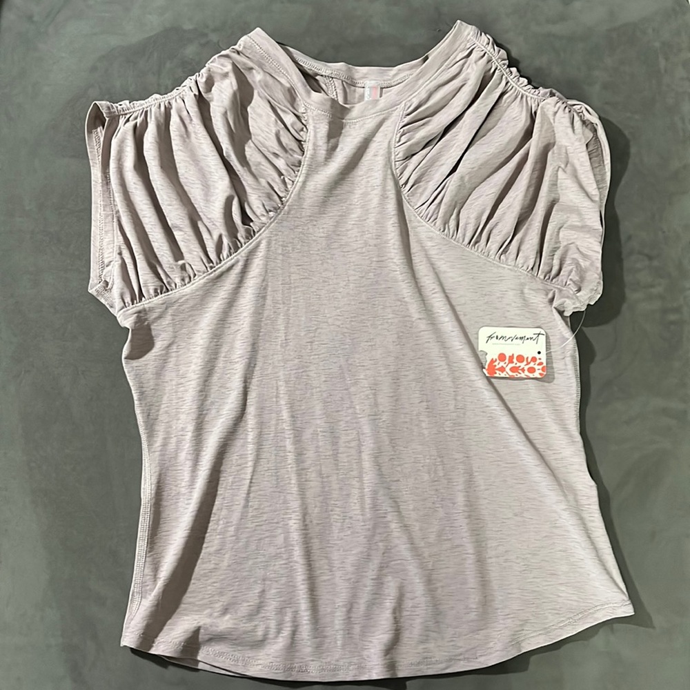 free people movement S mauveshirt shortsleeve rauching on shoulder NWT
